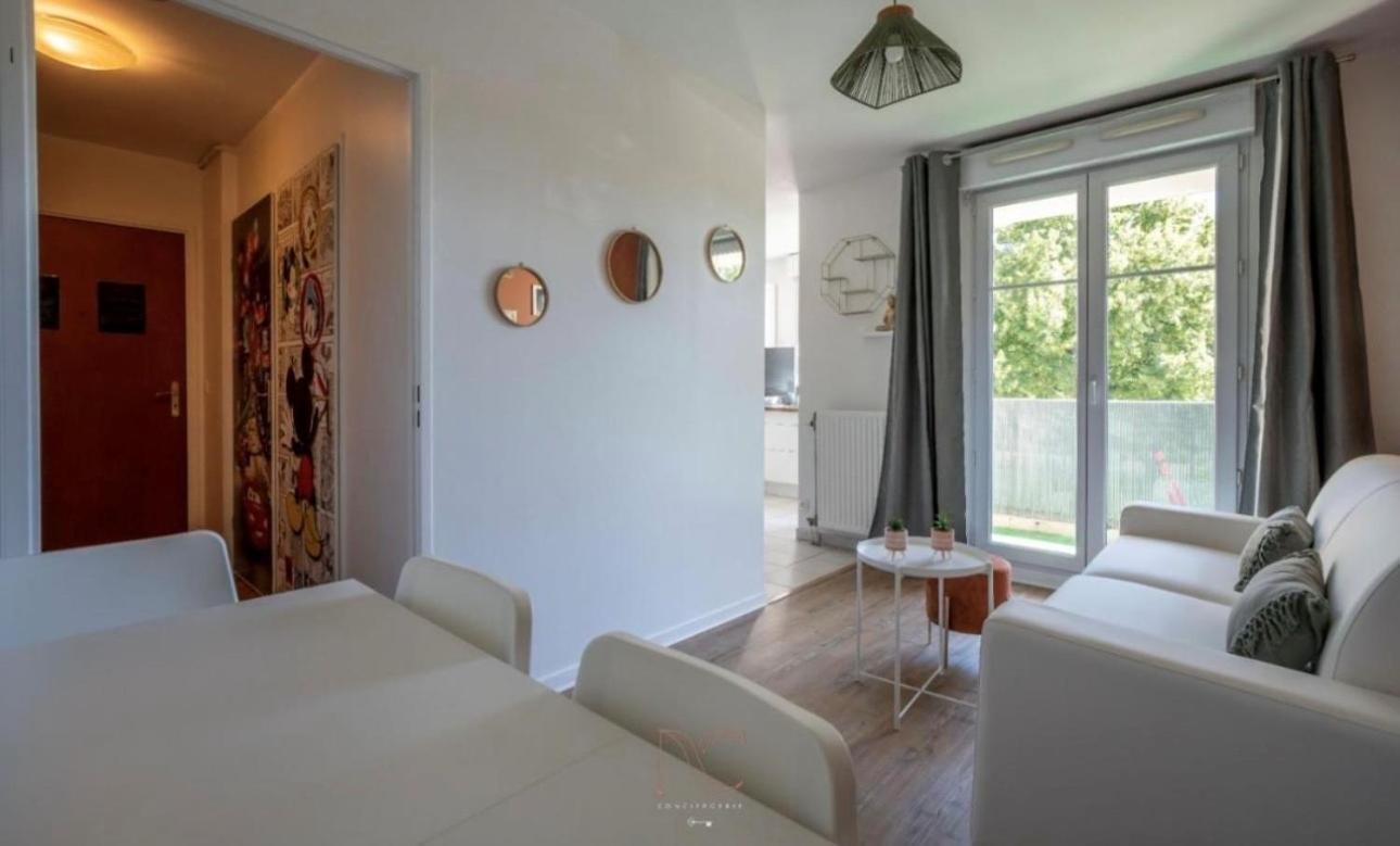 Appartement Castle - 10 Minutes De Disney Бюсси-Сен-Жорж Экстерьер фото